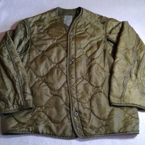 Vintage US Military Liner Cold Weather Quilted Jacket Olive Green Medium 1988